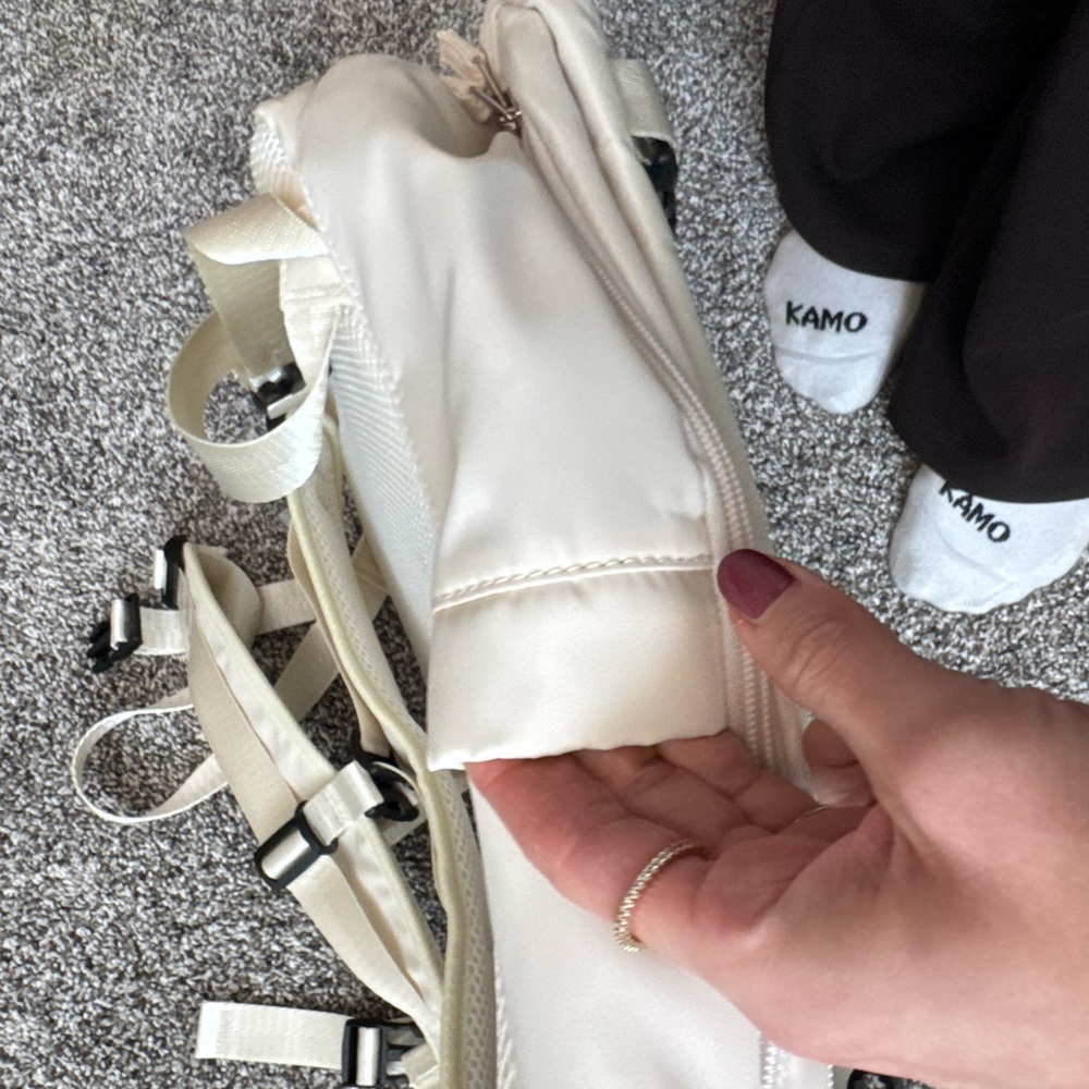 Cream Backpack Carry On NWT - Picture 5 of 10